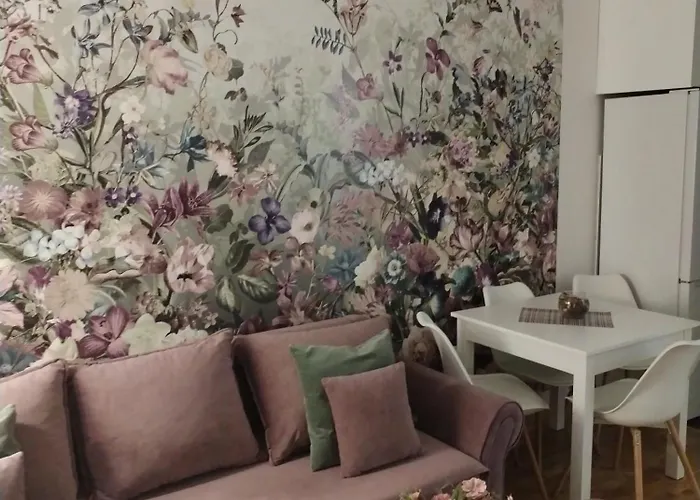 Apartment Spring Flower *